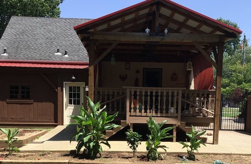 Hurstbourne House | Large fenced yard. Dog friendly