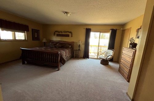 Waasa Township House | Large fully furnished,centrally located northern Minnesota retreat .