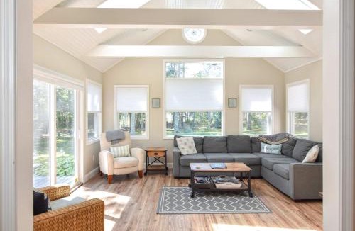 Dennis House | Large Great Location Dog Friendly