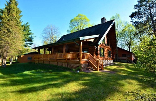 Brainerd House | Large Home- Water Toys, Dock, Deck, Game Room
