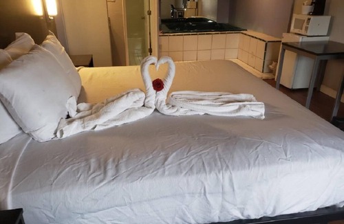 Henderson Hotel | Large Jetted Tub Suite at Envi Boutique Hotel