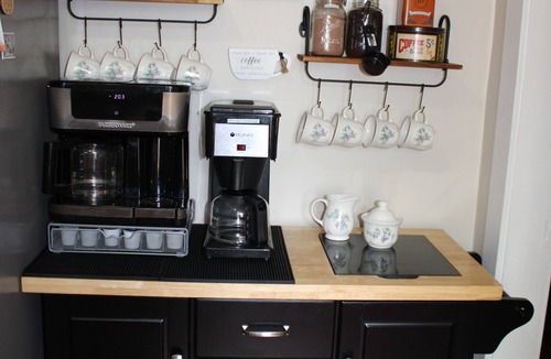 Mears House | Large Manor House sleeps 20 in Silver Lake. Close to Sand dunes & Lake Michigan