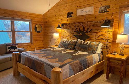 Garrison House | Large Pet-Friendly Family Cabins
