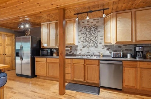 Emily House | Large Retreat perfect for all with 10+ acres in Crosslake on semi-private lake