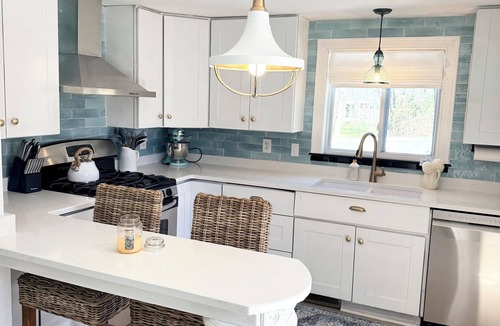 Hyannis House | Last 2 Wks Aug Open-Minutes to Beaches, Main St., Ferry + bikes, Fall Dates Open