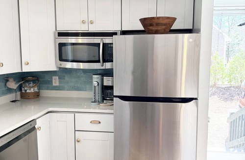 Hyannis House | Last 2 Wks Aug Open-Minutes to Beaches, Main St., Ferry + bikes, Fall Dates Open