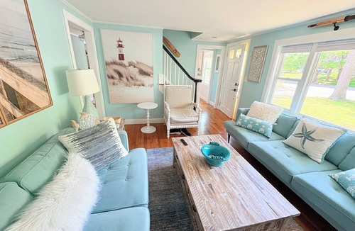 Hyannis House | Last 2 Wks Aug Open-Minutes to Beaches, Main St., Ferry + bikes, Fall Dates Open