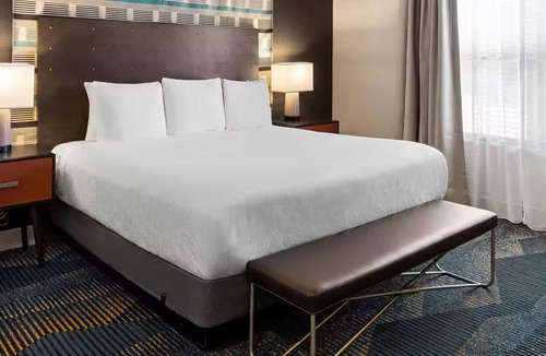 South Scottsdale Resort | LAST MINUTE SPECIAL! 1 BEDROOM "PRESIDENTIAL" DELUXE UNIT IN SCOTTSDALE RESORT!