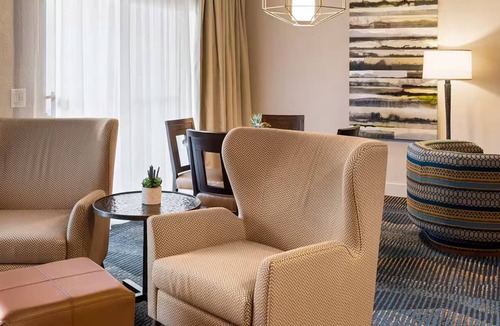 South Scottsdale Resort | LAST MINUTE SPECIAL! 1 BEDROOM "PRESIDENTIAL" DELUXE UNIT IN SCOTTSDALE RESORT!