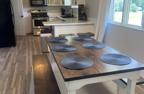 Clare House | Lavender Farm Retreat 12 Acres + Firepit Sleeps 14