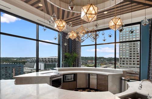 Downtown Cincinnati Condo | Lavish Best Central Location with Unmatched Amenities - 842