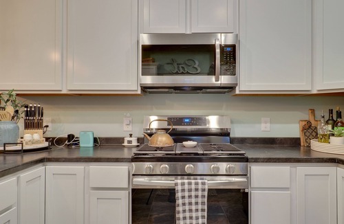Boyne City House | Lazy Bear Inn | Close to Downtown Boyne City | Pet friendly