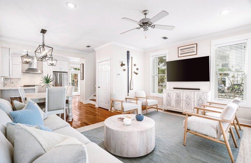 Rosemary Beach House | Lazy Days l 5 Minutes to Rosemary & Alys l Pool l Pet Friendly
