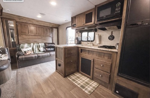 Archie House | Lazy Trailside Retreat- RV