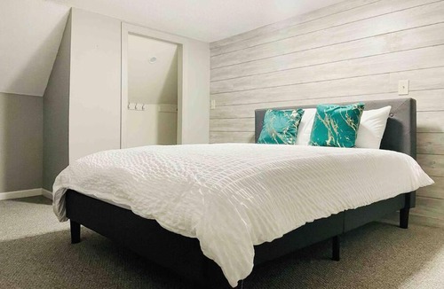 Evansville Apartment | Leaning House of Haynie