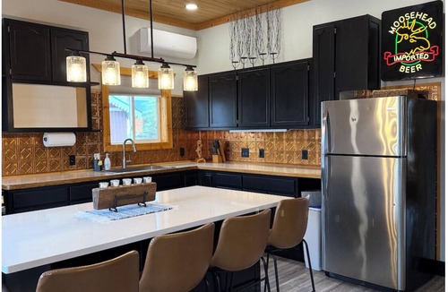 Whipholt House | Leech Lake Cabin Newly Renovated: Sleeps 6+ w/Fireplace, Dock Access & Firepit