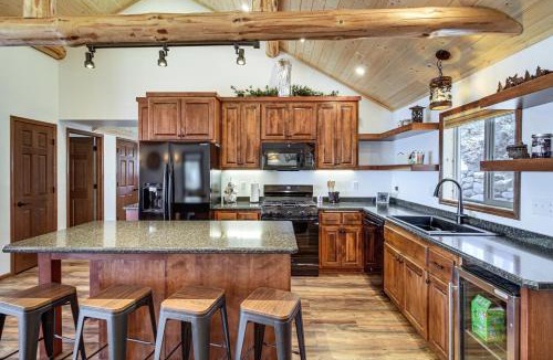 Walker House | Leech Lake South Shore - Private, Sleeps 8 Adults