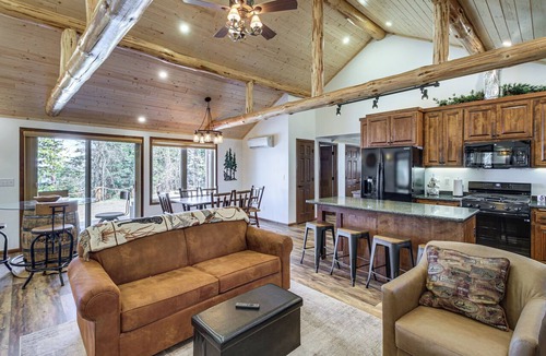 Walker House | Leech Lake South Shore - Private, Sleeps 8 Adults