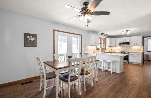 Burlington House | Legacy Farm Retreat Cozy Stay