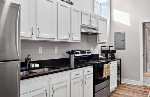 Taylor Berry House | Legends Retreat: A spacious stay for large groups