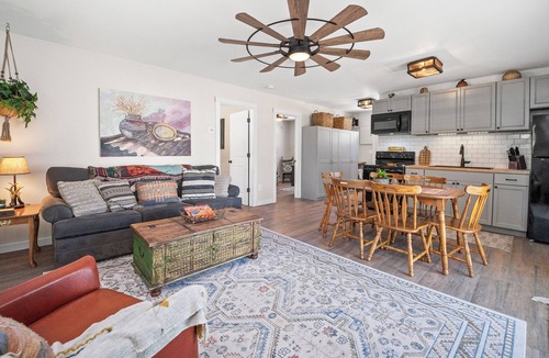 Silver Lake House | Leisure Escape - updated cottage right in Silver Lake
