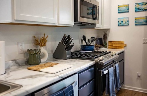Suttons Bay House | 💙 Leland Blue on M-22 | 3BR Bay-View Family Home | Suttons Bay Area