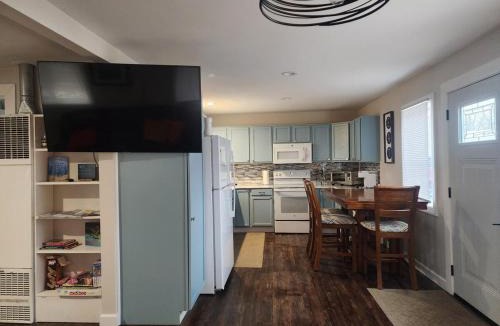 Thompsonville House | Less is Moore