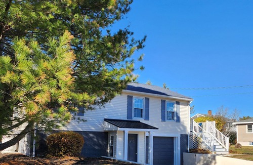 Biddeford House | Less than 100 yards to the Sandy Beach 4-bdrm home in wonderful Hills Beach w AC