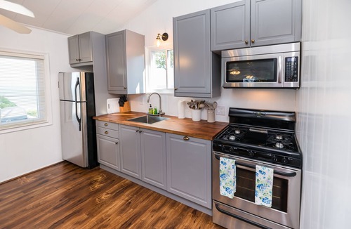 Lexington House | Lexington Beach house, On the water with private beach