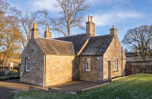 Gorebridge House | Library Cottage near Gorebridge