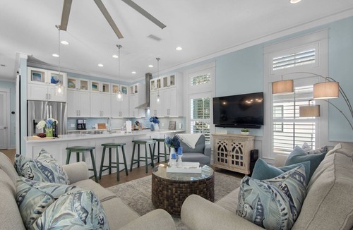Seacrest House | License to Chill30A-Luxury Beach Cottage-Golf Cart-Bikes-Beach Access