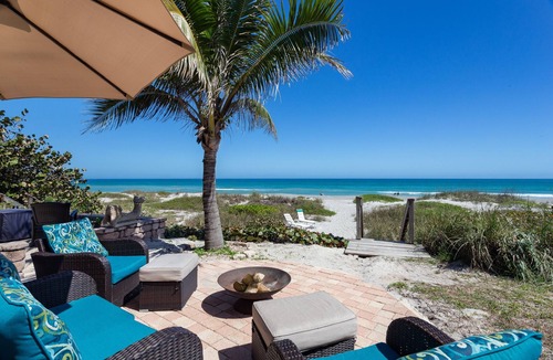 Indialantic By The Sea House | Licensed! DIRECT Oceanfront.Hot Tub with view .2 King Beds