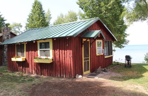 Port Hope Cabin | Lightkeepers Vintage Cabin 2