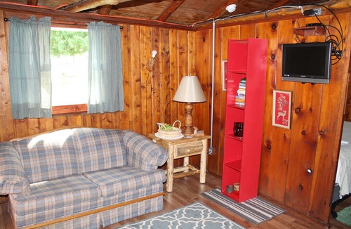 Port Hope Cabin | Lightkeepers Vintage Cabin 2