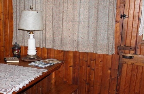 Port Hope Cabin | Lightkeepers Vintage Cottage 3