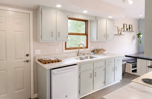 Hazelhurst House | Lilly Pad Landing