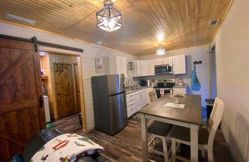 Haysi Cottage | Lilly's Pad "HOME AWAY FROM HOME"