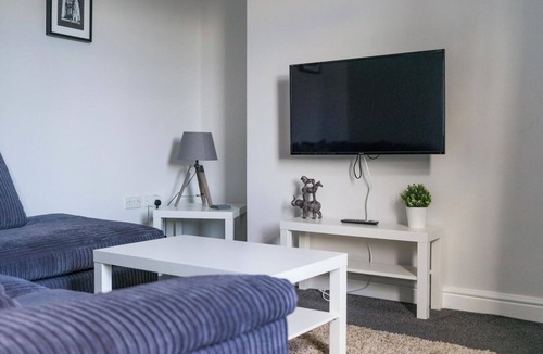 Bedlington Apartment | Lily Apartment - Sleeps 3 - Pet friendly - Parking