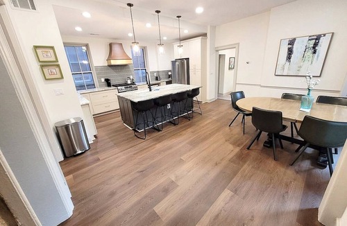 Italian Village House | Lincoln Locale - Newly Renovated 4-Bed in Charming Italian Village near High St
