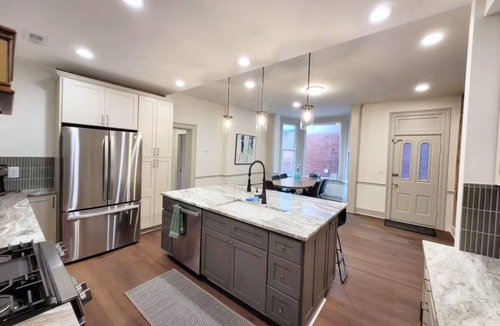 Italian Village House | Lincoln Locale - Newly Renovated 4-Bed in Charming Italian Village near High St
