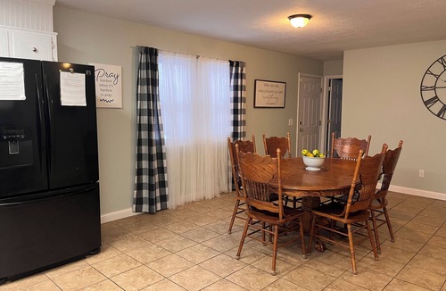 Hodgenville House | Lincoln's Red Brick Cottage! Sleeps 7!