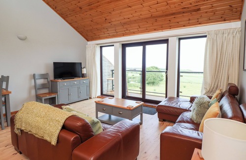 Embleton Cottage | LINKS VIEW, pet friendly, with a garden in Embleton