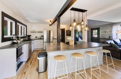 Zenda House | Linn Lodge | Fire Pit, 5+ Night Stays Include Golf Cart | Sleeps 10