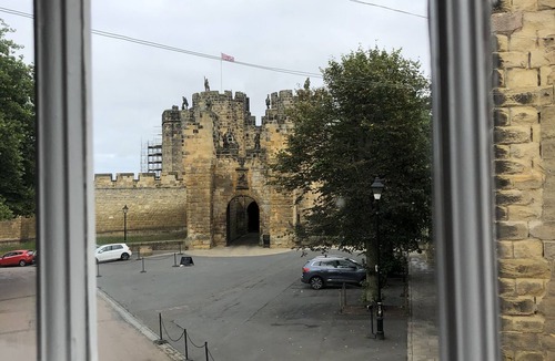 South Charlton Apartment | Lionsgate View, luxury apartment right opposite Alnwick Castle