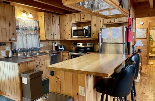 Drummond House | Little Bear Lodge on Drummond Island