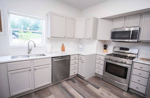 Noblesville House | Little Chi Spot Lakehouse- sleeps 20, FREE boat slip