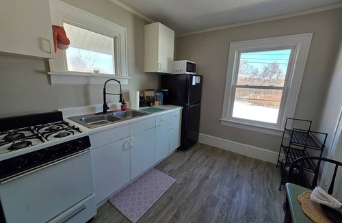 Highland Square Apartment | Little Duck Loft - Cozy Pet-Friendly Loft Apartment By Downtown Akron - W/Wifi