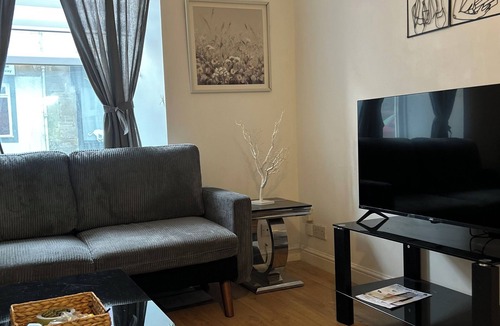 Gorebridge Apartment | Little getaway house