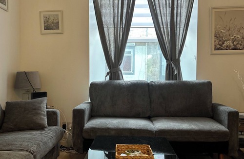 Gorebridge Apartment | Little getaway house