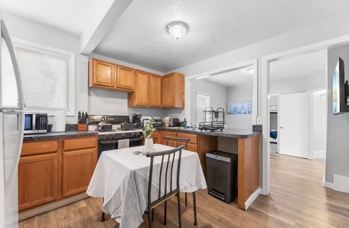 Cleveland Apartment | Little Italy · Family Suite · 4 TVs · Bunk Beds
